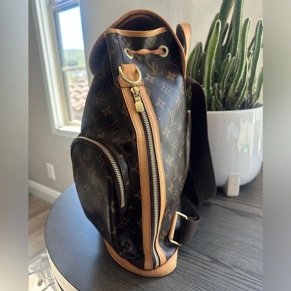 LOUIS VUITTON
Monogram Bosphore Backpack - Picture 3 of 8